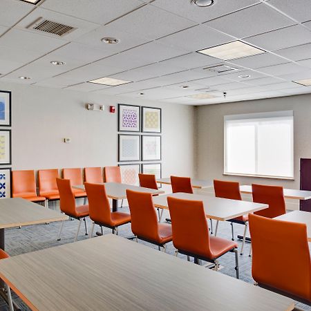 Holiday Inn Express Hotel & Suites Oklahoma City-Bethany By Ihg Exterior photo