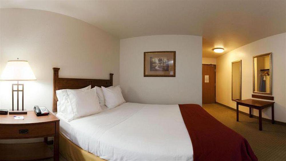 Holiday Inn Express Hotel & Suites Oklahoma City-Bethany By Ihg Exterior photo