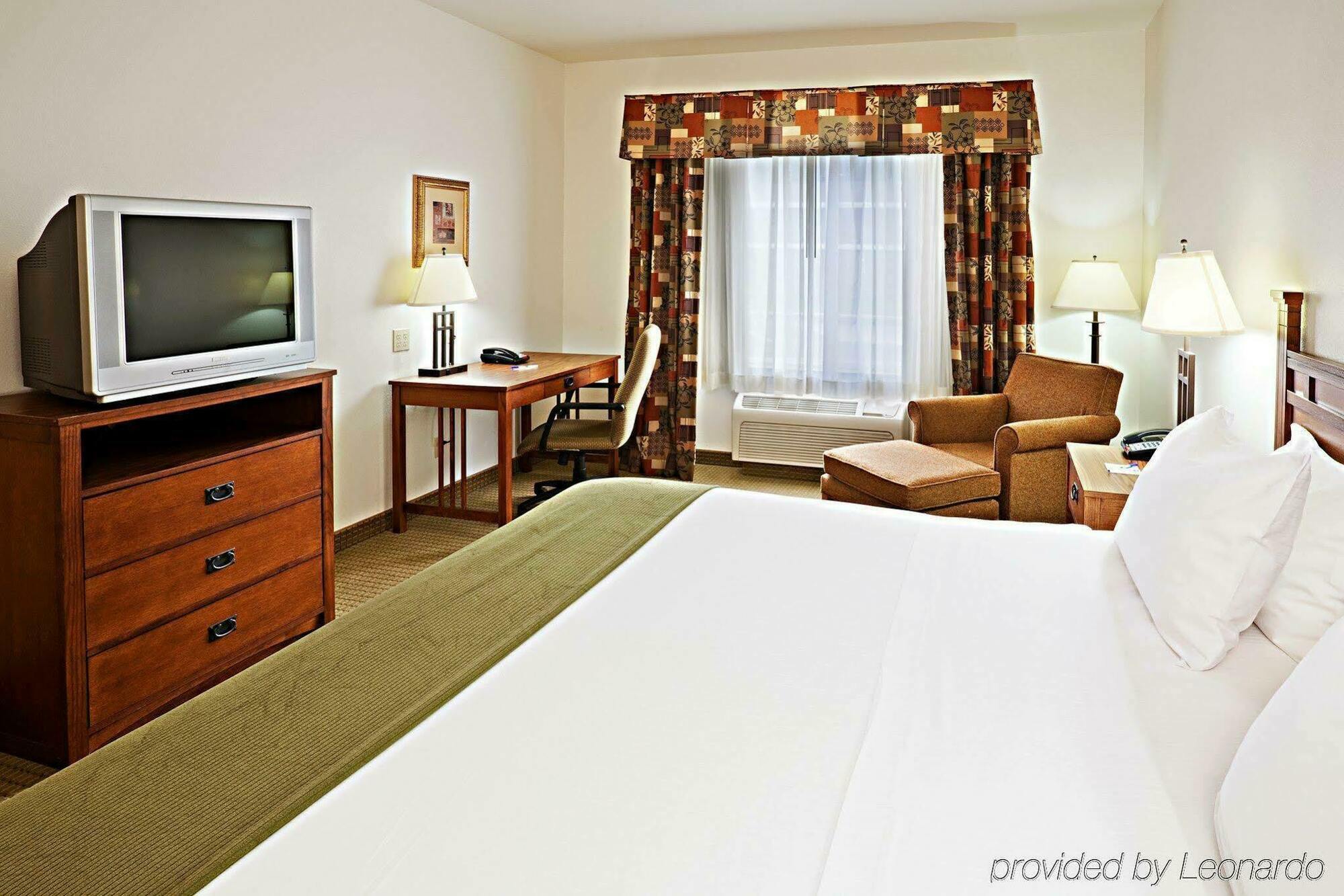 Holiday Inn Express Hotel & Suites Oklahoma City-Bethany By Ihg Exterior photo